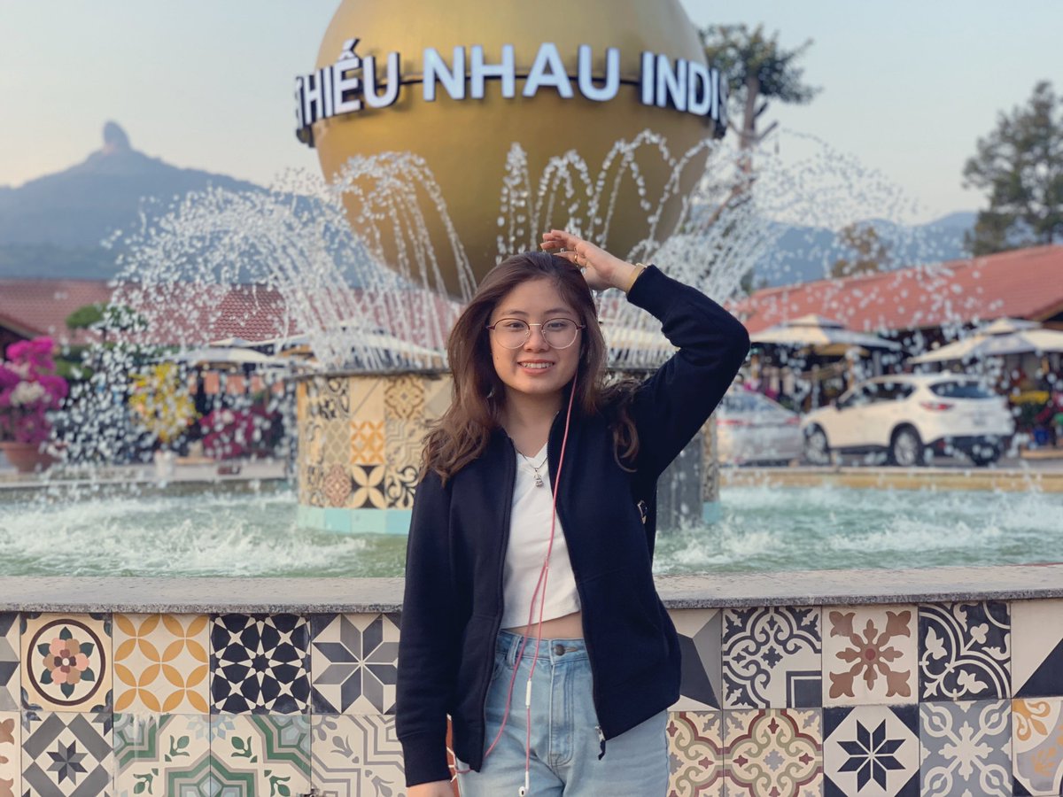 Hey guy🥰
I living in small country named VietNam. That’s in SouthAsia. We have a lot of tourist attraction for you. Ex: HaLong Bay, PhongNha Cave and so many beautiful beaches..v.v..
Direct me for more infomation to travel❤️