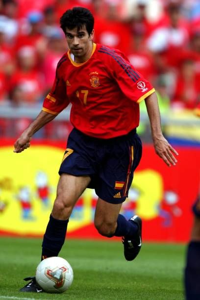 Défaite horrible pour l'Espagne.Moment hardcore pour Joaquín, le meilleur joueur espagnol. Tout le match il a cassé des reins. Joueur plaisir lui.Tu avais aussi Valerón, Baraja, Mendieta, Helguera, Xavi : c'était trop technique au m², vraie Selección.