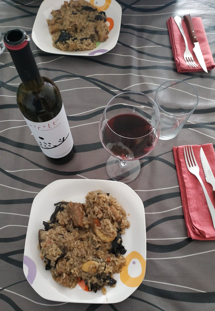ditus13's tweet photo. Avui arrรฒs (m'ha quedat de 8'5), amb un Espelt recomanaciรณ de @xavigrabulosa que ha complert les expectatives.
Salut i sort!
#ditusxef #grabusomelier https://t.co/H2sELy1PnM