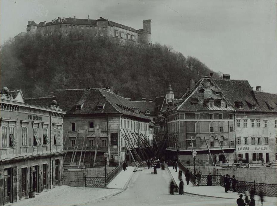 Spominjamo se močnega potresa v Ljubljani, ki je bil na velikonočno nedeljo, 14. aprila 1895, in je povzročil precejšnjo materialno škodo. V molitvi prosimo, da bi bili obvarovani podobne katastrofe.
Danes ob 20h na <a href="/RadioOgnjisce/">Radio Ognjišče</a>
in FB nadškofa Zoreta. zupnija-stepanja-vas.rkc.si/protipotresna-…