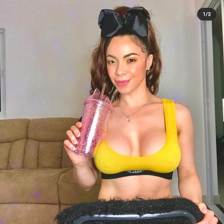 HotGirlsRoom's tweet photo. Necesito un chico malo😈🔥 háblame aquí 👉🔥https://t.co/i0e1FaPjUm https://t.co/CrhBtyZZin