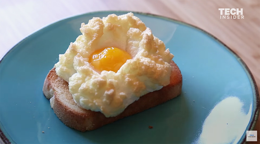 thekidshouldsee's tweet photo. How to make ‘cloud eggs’. #video #breakfast #eggs 

☁️🥚 https://t.co/GAjXMPfiRh https://t.co/U2yiinTx7d