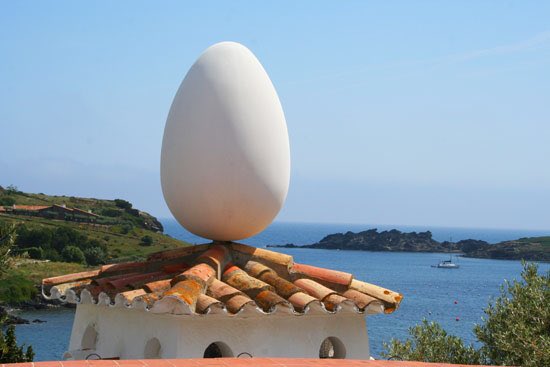 IRL house by the sea mega-egg (famous artist lived here) (who???) 