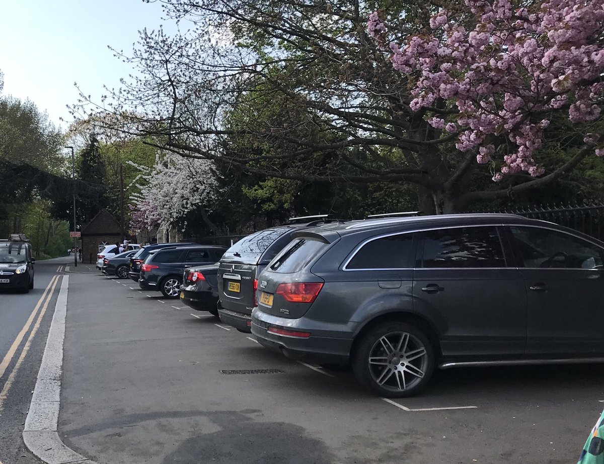 Another lovely day but sad to see this Putney Common car park so heavily occupied. Hardly staying at home! #SaveOurNHS