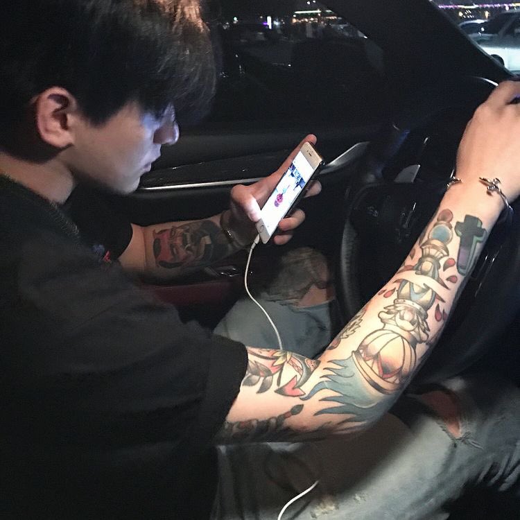 ไม่เล่นแล้วอันฟอลเลย tweet media