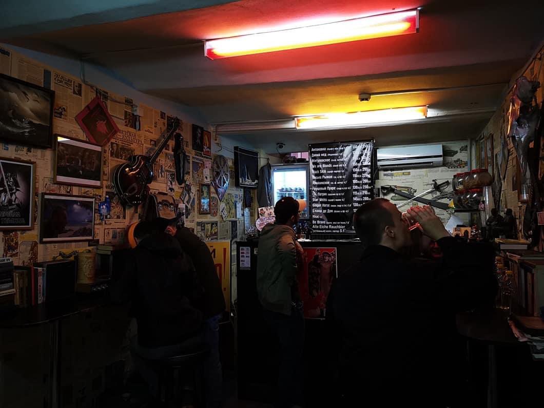 A mental cool dissident bar at the bag of some shop in St Petersburg.I only found it because of a small sign that said ‘fresh beer here’ on the street.