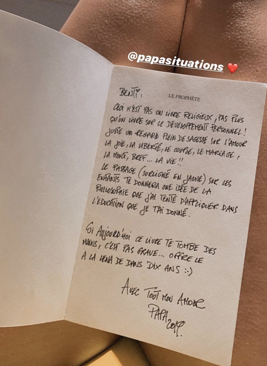lenasituations's tweet photo. si avez un peu soif de culture et de sagesse en ce moment, mon père m’a offert ce livre à Noël et il est vraiment puissant. Je vous le recommande. 🥰 https://t.co/cbkQKlRdUh
