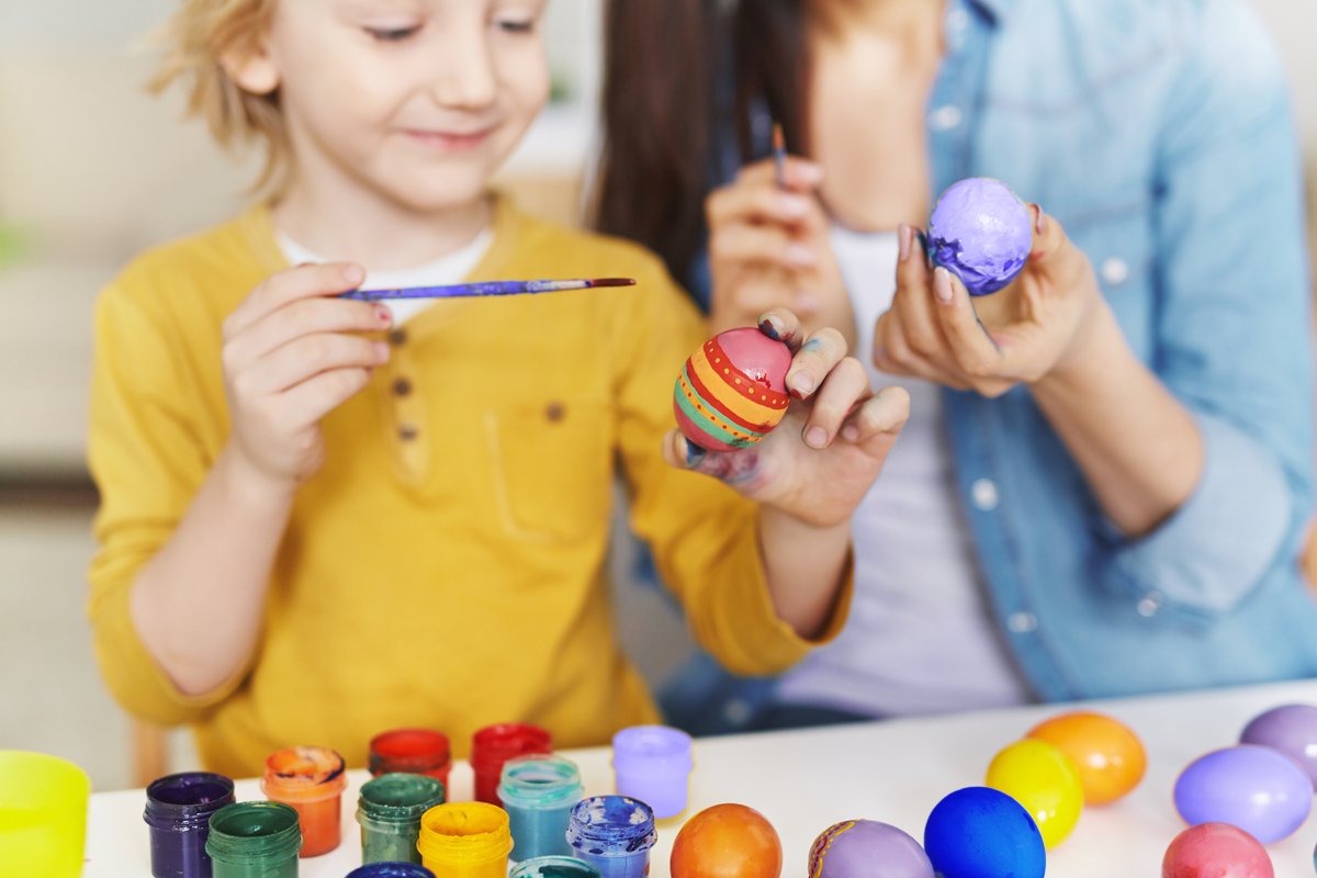 Eastlink's tweet photo. Remember, enjoying chocolate eggs, video chats with family and painting eggs are all still possible while physical distancing! However you're staying connected and celebrating today, we hope you're having a safe &amp; happy Easter. https://t.co/bngKEXqzsa