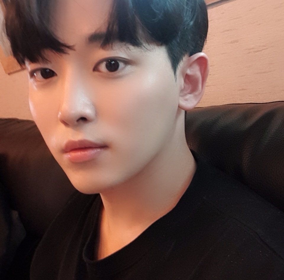 jinpingboa's tweet photo. 제주도 오니까 조음띠 https://t.co/s8enjT29Dv