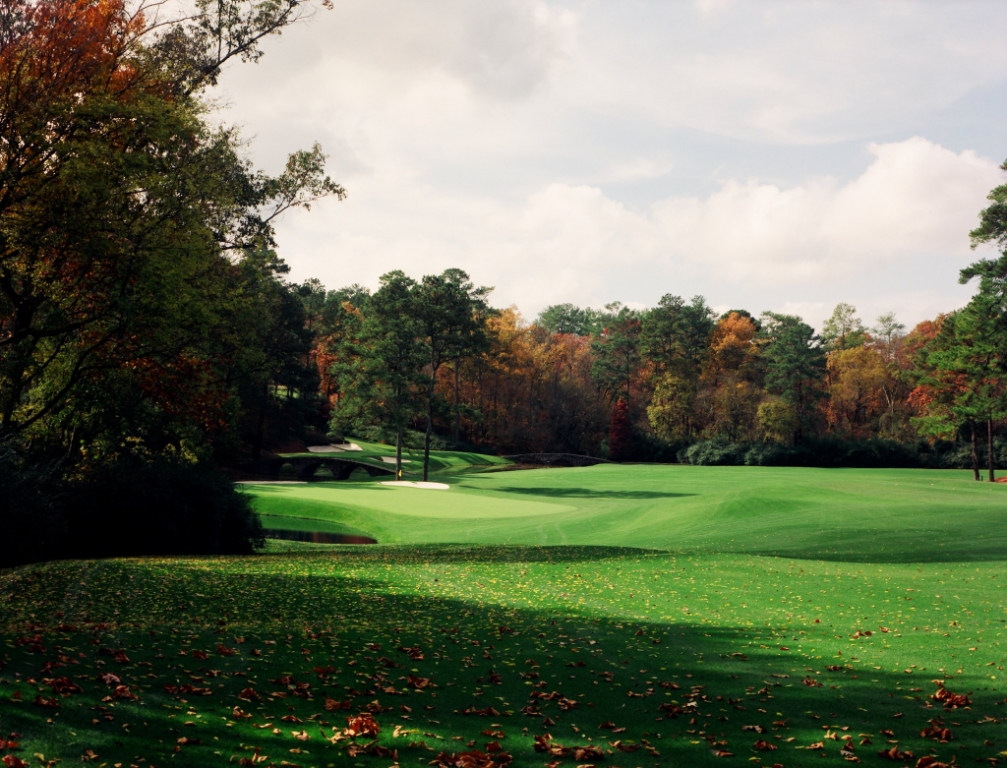 GolfChannel's tweet photo. Wondering what a November Masters might look like? Here's a glance at Augusta National Golf Club in the fall 🍂

Photos: https://t.co/sdxJHX80em https://t.co/tPdgzeckXp