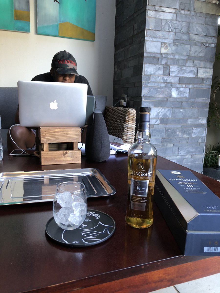 AthiOnline's tweet photo. In good company whilst listening to mellow tunes on #lockdownsoulsession https://t.co/o3gVFOKPwg