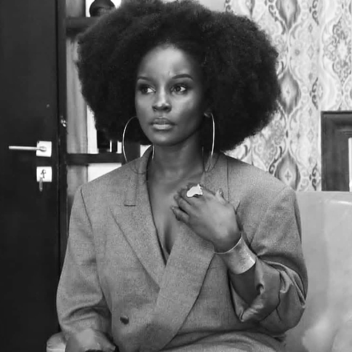 Life in black and white!
.
.
.
.
.
#chroniclesofnana #black_phoenix256 #blackandwhite #nanakagga #truth #African #AfricanQueens
#vintage #mymothersdaughter #40andunapologetic #40andfabulous