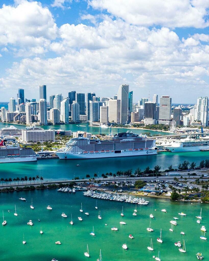 TheMiamiGuide's tweet photo. Happy and healthy Easter from Miami 🌴 📸 Photo: @dbtv_ ⠀
💛 follow @themiamiguide
🌟 Tag us in your images to be featured
#miamiskyline #miamivibes #miamilove #miamicity #visitmiami #welcometomiami #miamiflorida #miamilovers #exploremiami #thisismi… https://t.co/GijxlkkE4b https://t.co/KECoDY4JeU