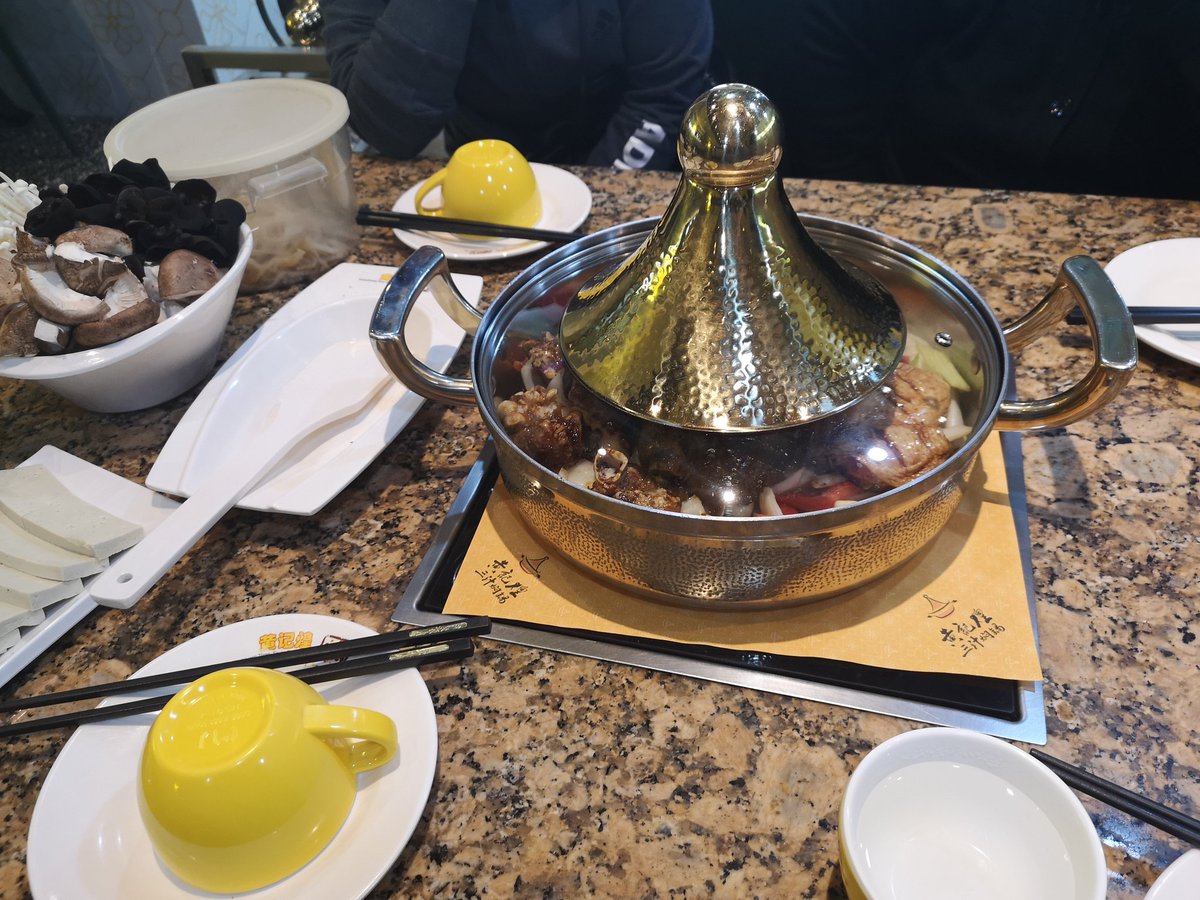 dora_Duxy's tweet photo. #China today I ate Huang jihuang. So delicious.😘 https://t.co/w4P96U8qLQ