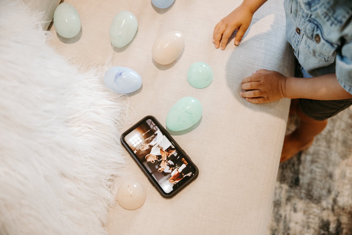 CFimpact's tweet photo. He is risen! Easter Sunday is here! Let us know in the comments where you'll be watching 👇💛 #EasterAtCF #CrossEqualsLove https://t.co/jIp2H58EnH