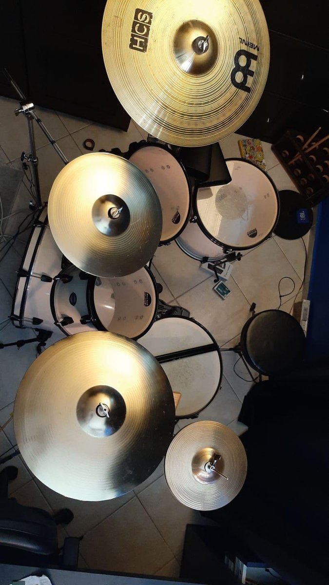 Deniz Erselcan’dan meydan okumaya cevap gecikmiyor :)          Meydan okuma 9/B den 9/A ya ulaşıyor :) #evdekalmueziklekal <a href="/ezgiiakarsu/">Ezo</a> <a href="/DogaOkullari/">Doğa Koleji</a> <a href="/BodrumDoga/">Doğa Koleji Bodrum Kampüsü</a>