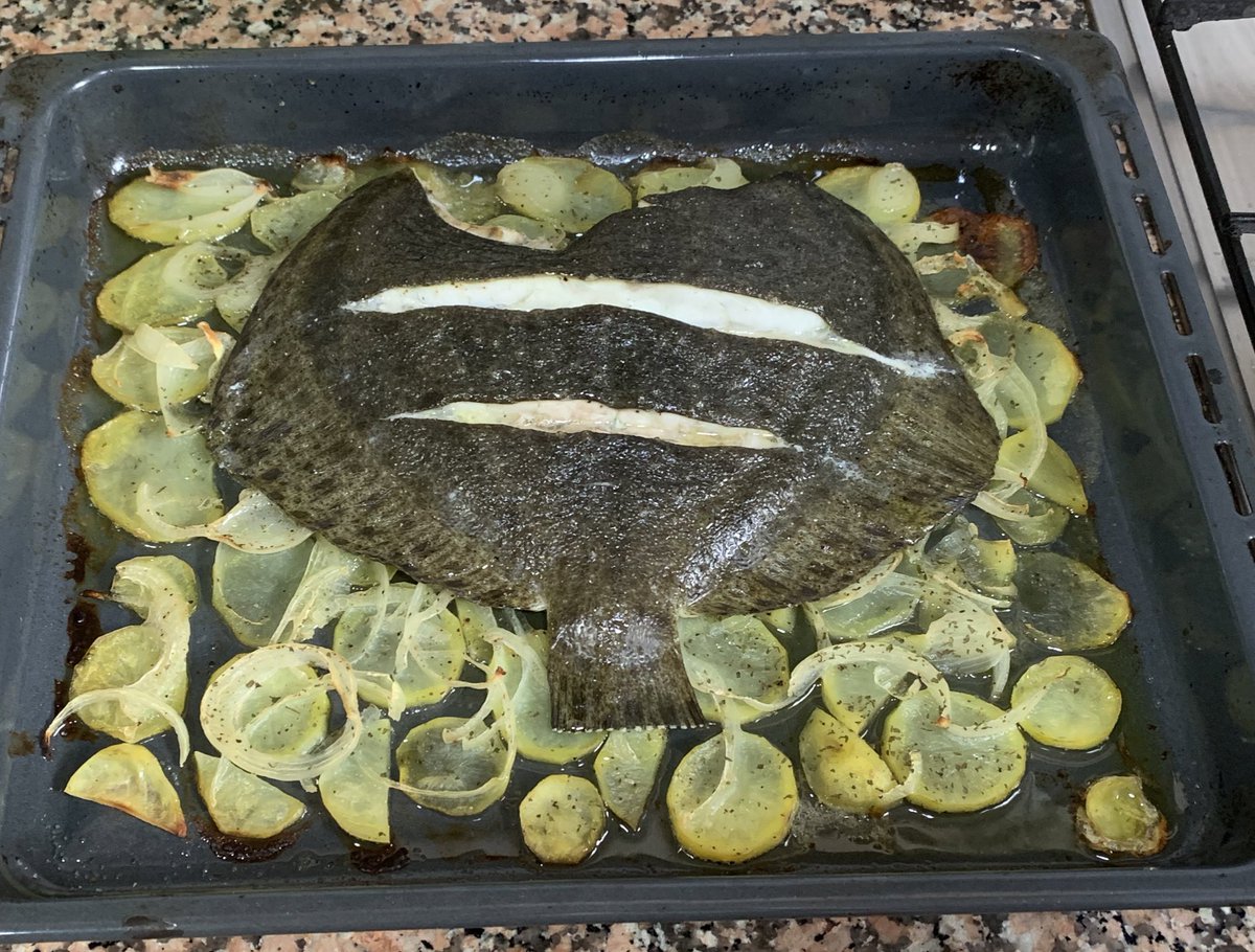 the_neter_'s tweet photo. Seguim...Turbot al forn! https://t.co/pmSw12Yb3M