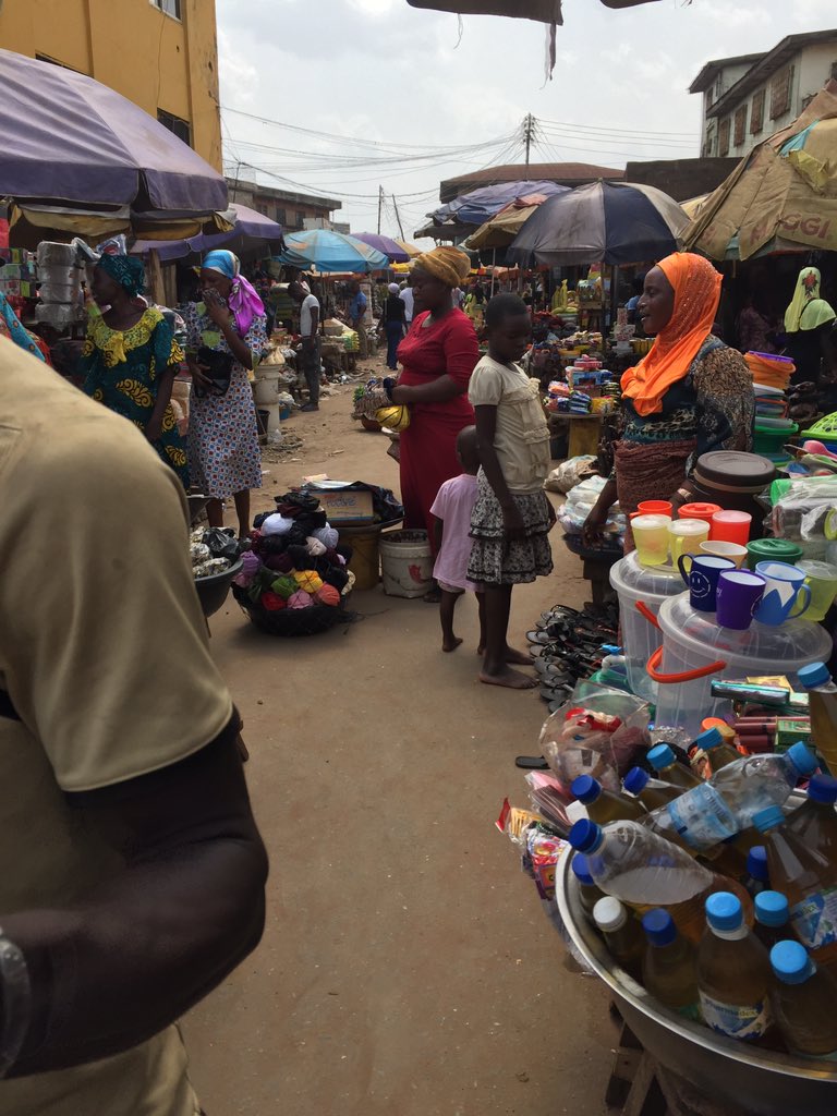 3:00pm, April 12...this is a Market in Academy b/s Iwo - Road, Ibadan. It’s business as usual, absolutely no difference before Coronavirus...is this your partial lockdown? @BhadmusAkeem  @SodiqTade  @akinalabi  @TheMistabolu  @aremulateef1  @missjacklene  @sirlabzy  @connectIBADAN
