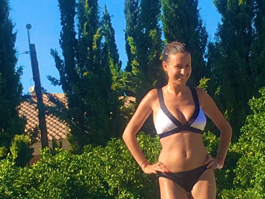VikyLaborda's tweet photo. Deseando que vuelva el verano, aquel gran verano! ❤️❤️ #familia https://t.co/4PkVD2XYJb