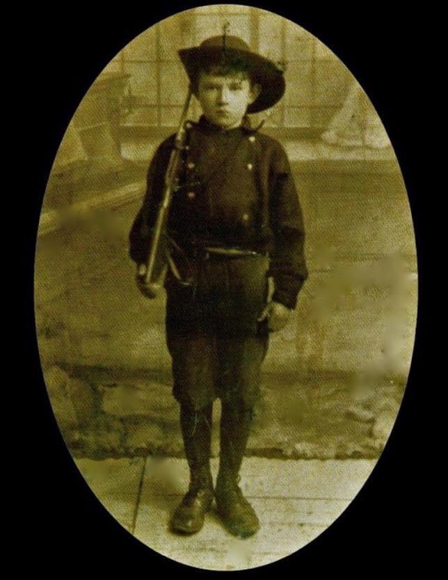 dlLambo's tweet photo. Seán Healy (15) murdered by British Forces at Doyle’s Corner during the Easter Rising. 

Sent home from Jacob's by Thomas MacDonagh as he was too young to fight.

But asked to deliver a message warning of an ambush in Phibsboro on his way home, he was shot in the head doing so https://t.co/GcdpUNvWtV