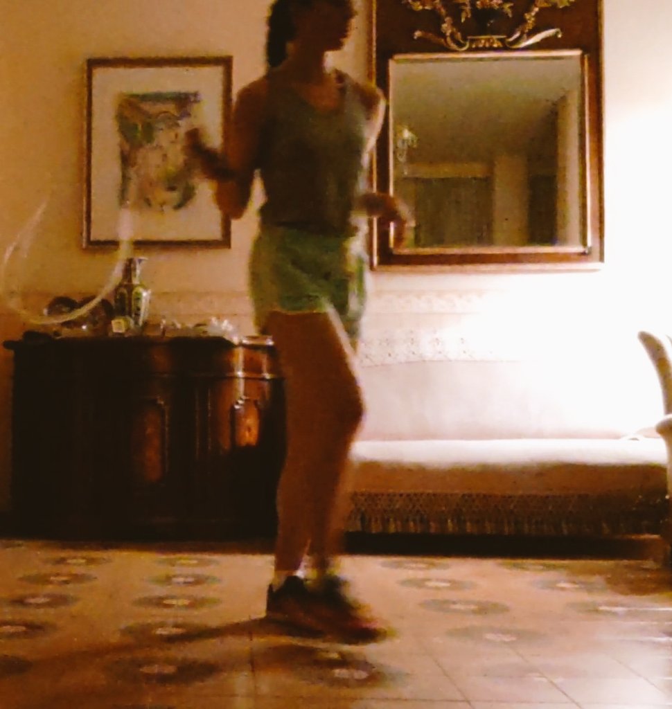 A_Lianse's tweet photo. Non datele corda, ma fatele spazio
#workout #strettiEdiretti #saltelli #jumprope #Sunday #me #Lianse https://t.co/cZfC2TCt4Y