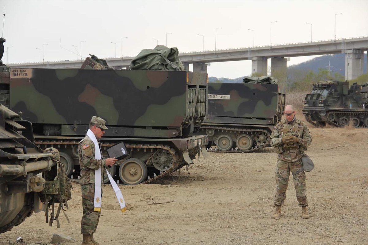 PaulLashley7's tweet photo. Easter service while tactically dispersed. We got this! #DeepAttack #STN #KILLthevirus @75thFA_BDE @2_4FA #6feetapart https://t.co/gFuHsLCxsc