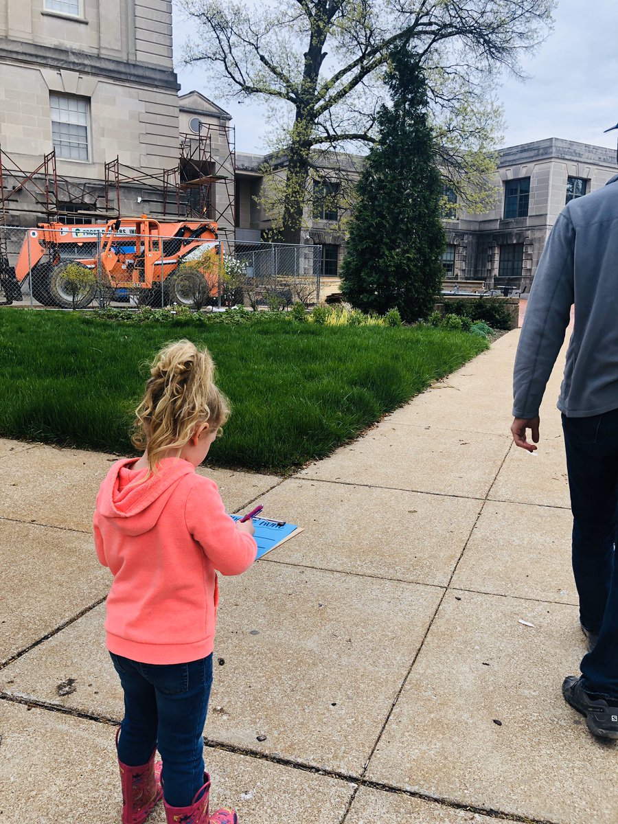 BarnesLSEArts's tweet photo. Forgot to post yesterday, but we went on a shape hunt @Mizzou 🐯 #CPSscience101 #comoearthday1 https://t.co/fXqENSJ0RQ