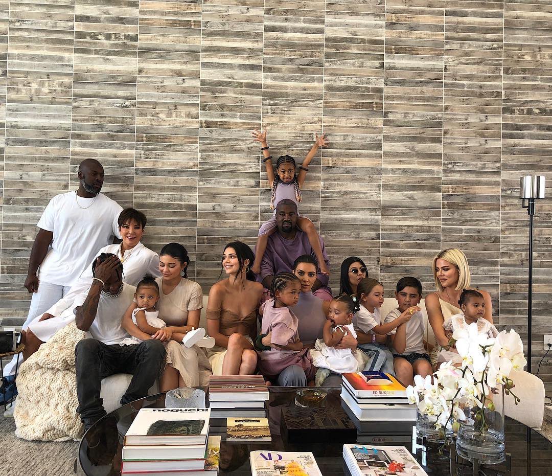 KKWMAFIA's tweet photo. Happy Easter Everyone 🐰 https://t.co/N8Ti3X66kH