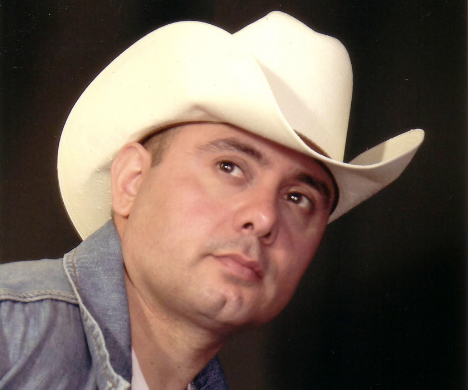 And we are off!!!
#NowPlaying Featured Artist <a href="/MartyRivers6/">Marty Rivers</a>  : Stormy Waters
Tune in now!
whiskeyandcigarettesshow.com/tune-in
Tweet us your requests!!!
#whiskeyandcigarettes