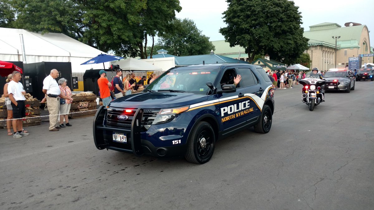 NSyracusePD's tweet photo. Starting at Noon today look for NSPD with lights and sirens doing an Easter tribute to our residents!  Thank you for your support and staying strong. We are here for you!!
#nspdny #staystrong #community #helpushelpyou https://t.co/G5ynR2gZBl