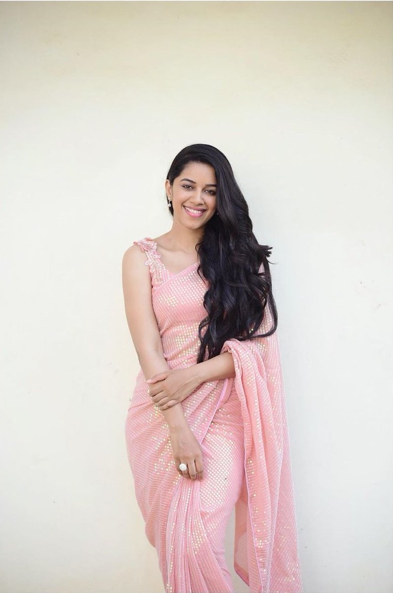 sareeblogger_RB's tweet photo. Only for #saree lovers ❤️❤️❤️
.
.
@mirnaliniravi 

#MirnaliniRavi 
#sareelove 
#sareeswag 
#sareeseduction https://t.co/MWHi9AeXLh