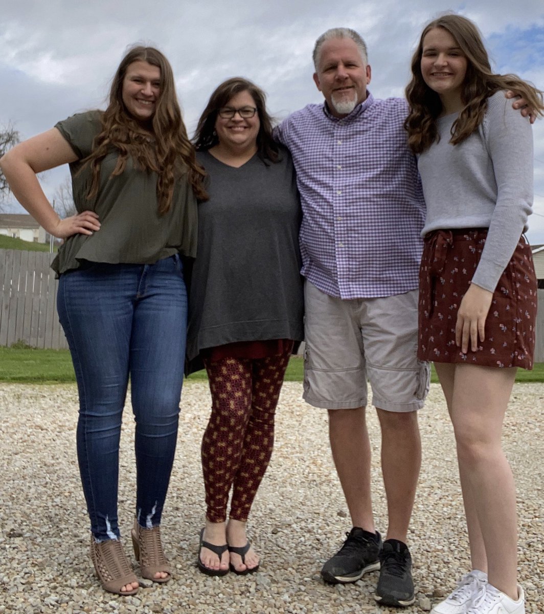 Philo_Biology's tweet photo. Happy Easter from the Dicksons! https://t.co/q5W9sBvQrD