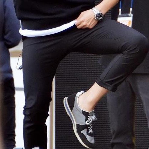  #Donghae ’s thighs         -  Appreciation thread :
