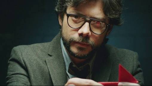 28. The Professor aka Sergio (Alvaro Morte)- Money HeistThe mind behind the heist and the one who uses his brain and does everything possible to keep the plan on track. People say intelligence is one of the most attractive things about a person. Oh they’re so right