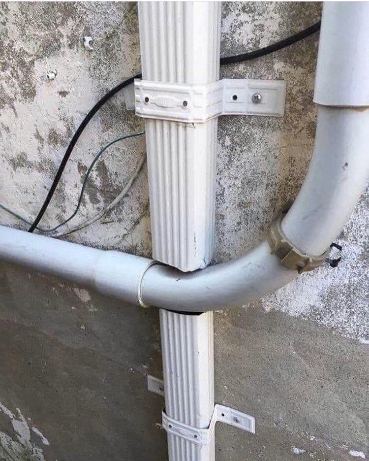 Make_It_Right's tweet image. Send me more pics like this so I can show them on next week’s episode of #HolmesAtHomes .