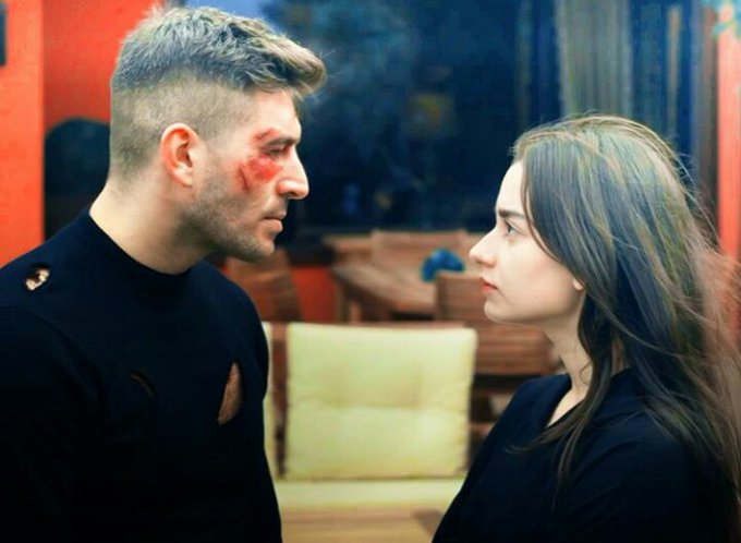 But unfortunately the moment GH gives a woman a love interest she either joins the kitchen squad or becomes silent & almost passive as it is the case with Karaca( ps, Azkar story had more potential than what GH wrote)  #cukur  #KaracaKoçovalı  #AzKar  #EceYasar