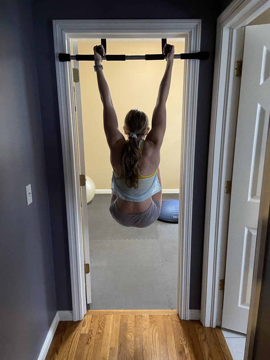When your gym is closed you hit the home gym!  Dedicated💪🏻