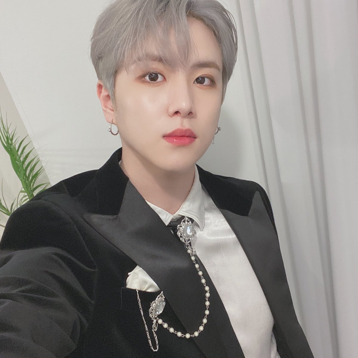DongHan_Arg's tweet photo. |TW| 200323 #동한 #김동한 #KIMDONGHAN #D_NATION || Actualización de la cuenta oficial de #Donghan.
" ¿Cómo estan ustedes~?
Comi sopa hoy!
Los extraño a todos ~~~🌝"
cr: owner | via: donghan_update
Subido y traducido por Sweet Smile - Kim Donghan Argentina https://t.co/NXRoGcEcjQ
