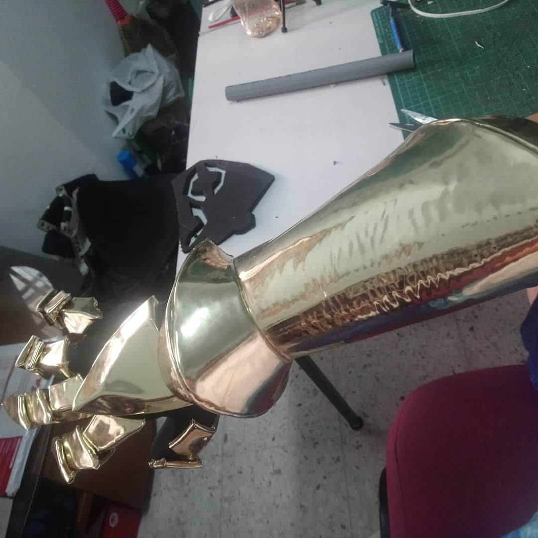 KyoHelios_Cos's tweet photo. Gilgamesh Caster Gauntlet Upgrade done!
#gilgameshcaster #fatego #fategrandorder #fategrandorderzettaimajuusensenbabylonia #fatebabylonia #kingofuruk #typemoon #diyarmor #diycrafts #diycosplay #cosplay #cosplayer https://t.co/UURe95L9Gb