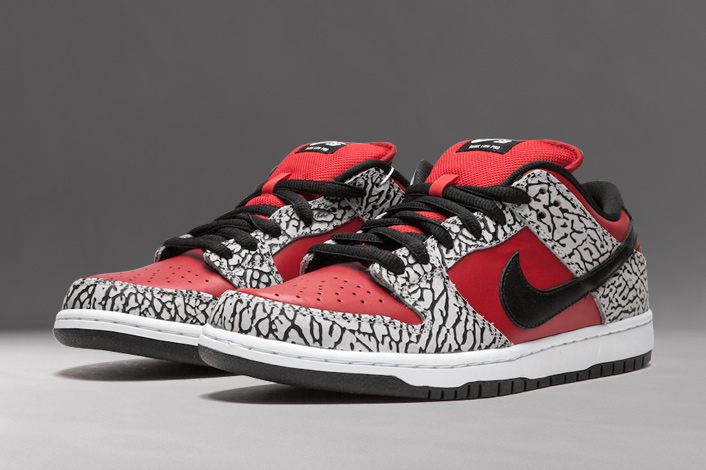 nike dunk sb low supreme red cement