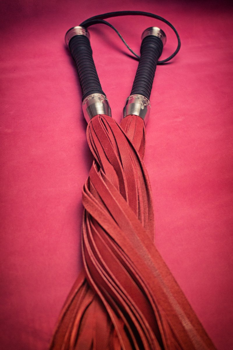 BDSMattributes's tweet photo. Making of Steelhead flogger behind the scenes with love, care and attention to detail from everyone involved: https://t.co/HWNuwgXqC2
#leatherflogger #bdsmattributes #bdsmgear #bdsmtools #bdsmflogger #spankingimplements #spankingtools #impactplaygear https://t.co/MiVbRu4TDP https://t.co/RRlhUOWO7J