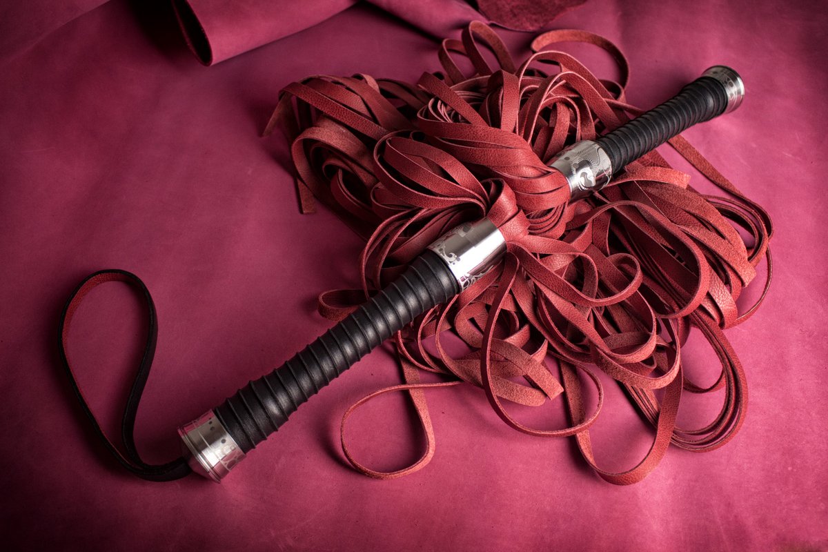 BDSMattributes's tweet photo. Making of Steelhead flogger behind the scenes with love, care and attention to detail from everyone involved: https://t.co/HWNuwgXqC2
#leatherflogger #bdsmattributes #bdsmgear #bdsmtools #bdsmflogger #spankingimplements #spankingtools #impactplaygear https://t.co/MiVbRu4TDP https://t.co/RRlhUOWO7J
