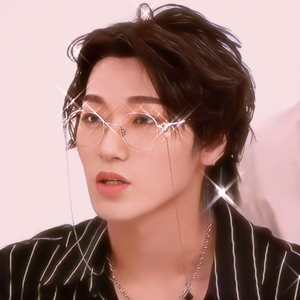 choi san as 90s heart throbs - a thread https://abs.twimg.com/emoji/v2/... draggable=