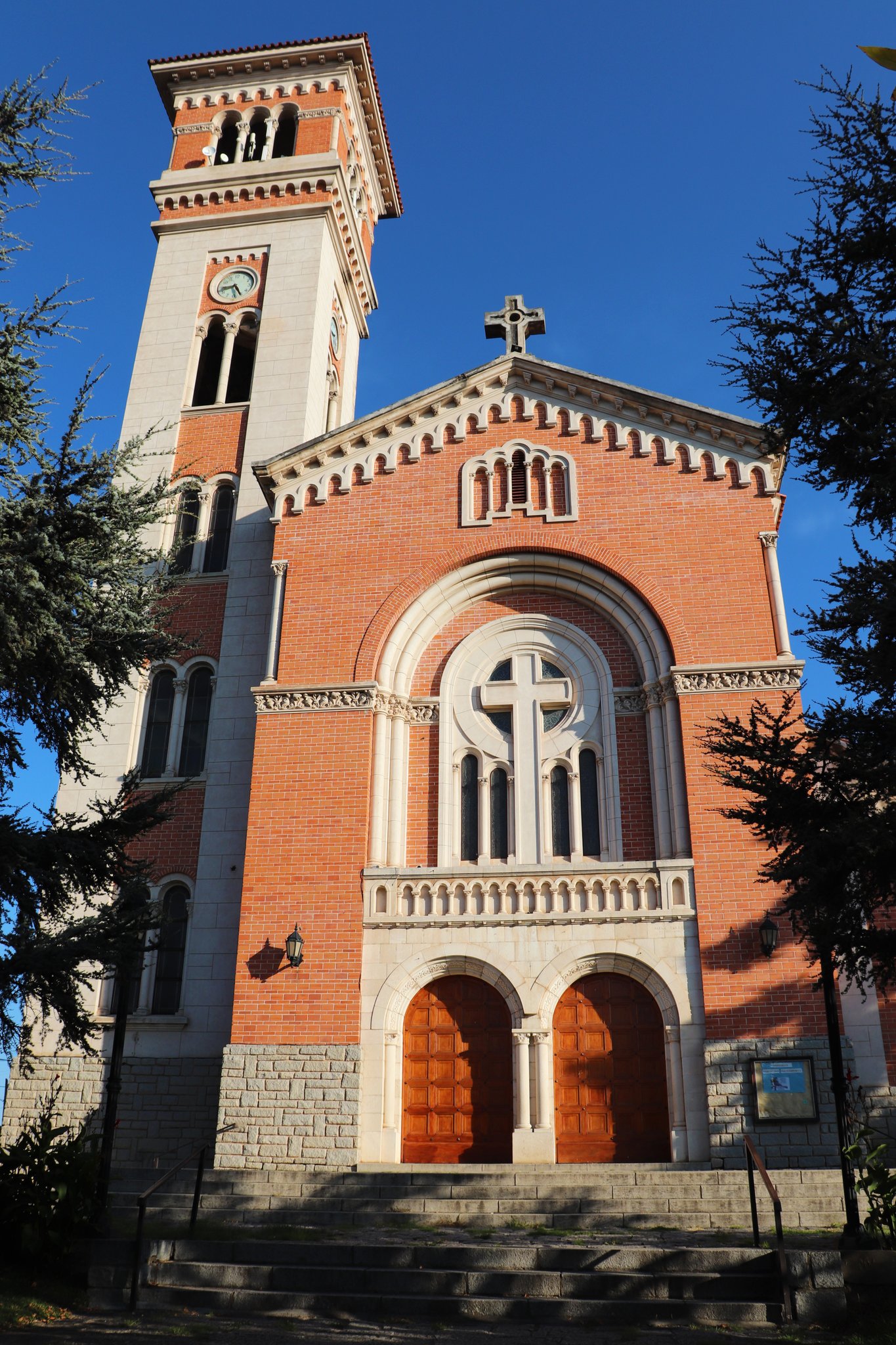 Quieren declarar «Monumento Histórico» a la iglesia del Santísimo  Sacramento de La Falda