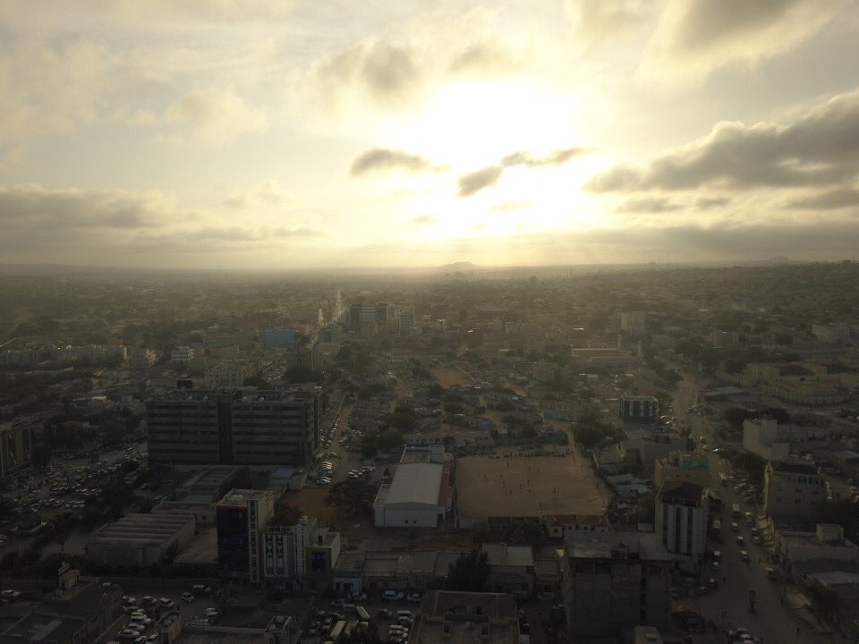 EgehHusen's tweet photo. The capital at sunset. #Hargeisa #Somaliland https://t.co/tpzckiqKsl