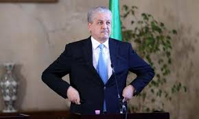 afifahaddad143's tweet photo. سُئِل سلال ذات مرة: كم نسبة البطالة في الجزائر؟

فأجاب:#الجزائر كلها أبطال😂

       🙃🙃🙃
#فقاقير
#خليك_بالبيت 
#ريح_في_دارك 
#ابتسم https://t.co/88j6ZIMbH6