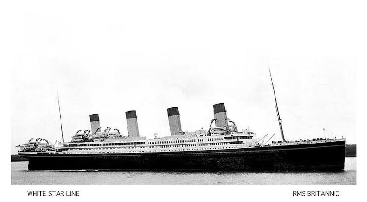 Olympic terus berlayar sampai ke masa pensiunnya di tahun 1935 semenjak diluncurkan pada 14 Juni 1911.Sedangkan adik Titanic, yaitu Britannic, yg punya ukuran lebih besar lagi. Nasibnya pun serupa.Diluncurkan 30 November 1914, Britannic umurnya hanya sampai 1916.
