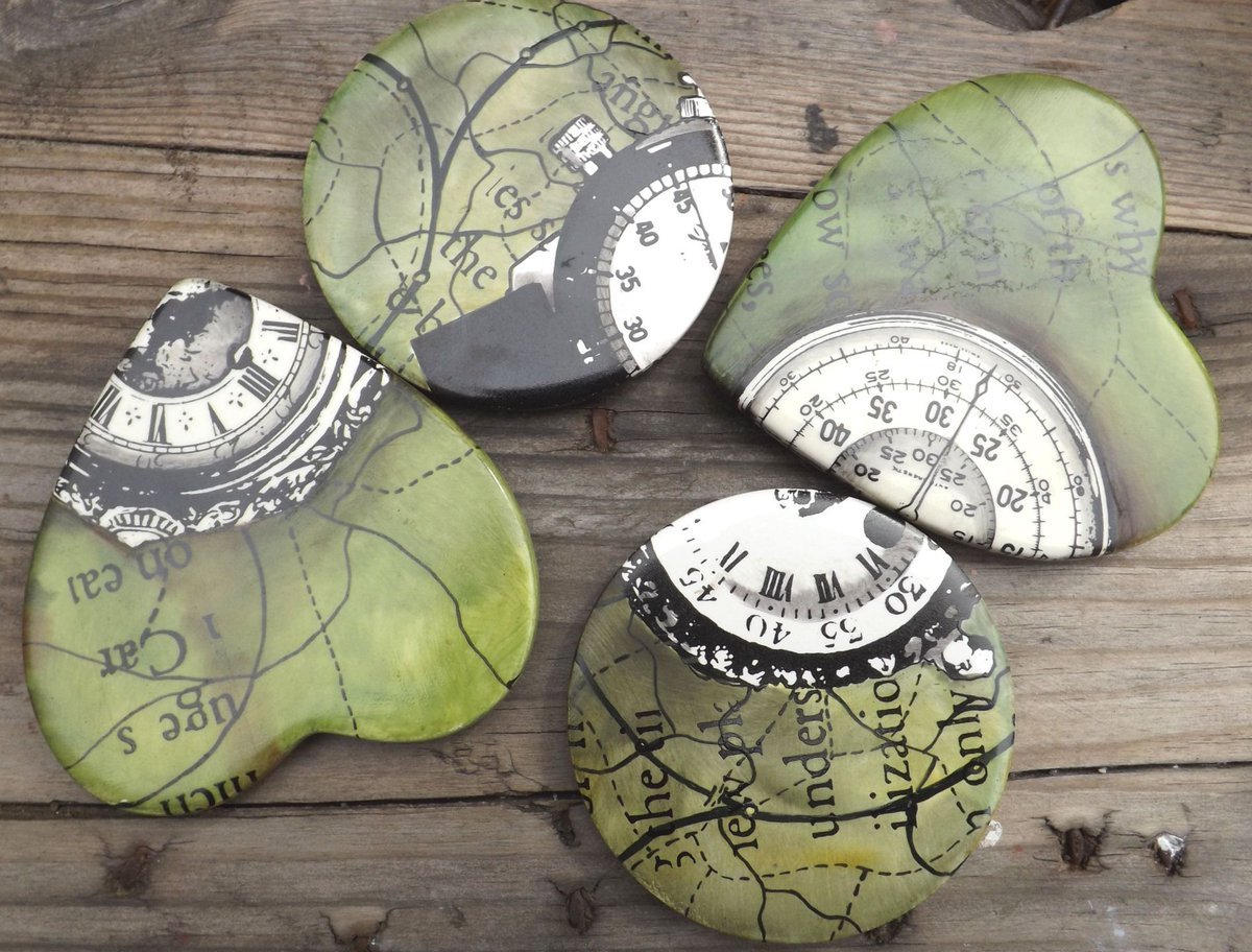 ElizabethEmmens's tweet photo. One of a kind #coaster set.
Available to purchase from my Web-shop.
Link in bio.
These are ยฃ18 plus shipping.
#hanpaintedcoasters #kilnfired #handpaintedceramics #oneofakind #futureheirlooms #mapcoasters #heartcoasters #shopsmall #justacard #justacoaster #supportlivingartists https://t.co/I7L0YPnJ3z