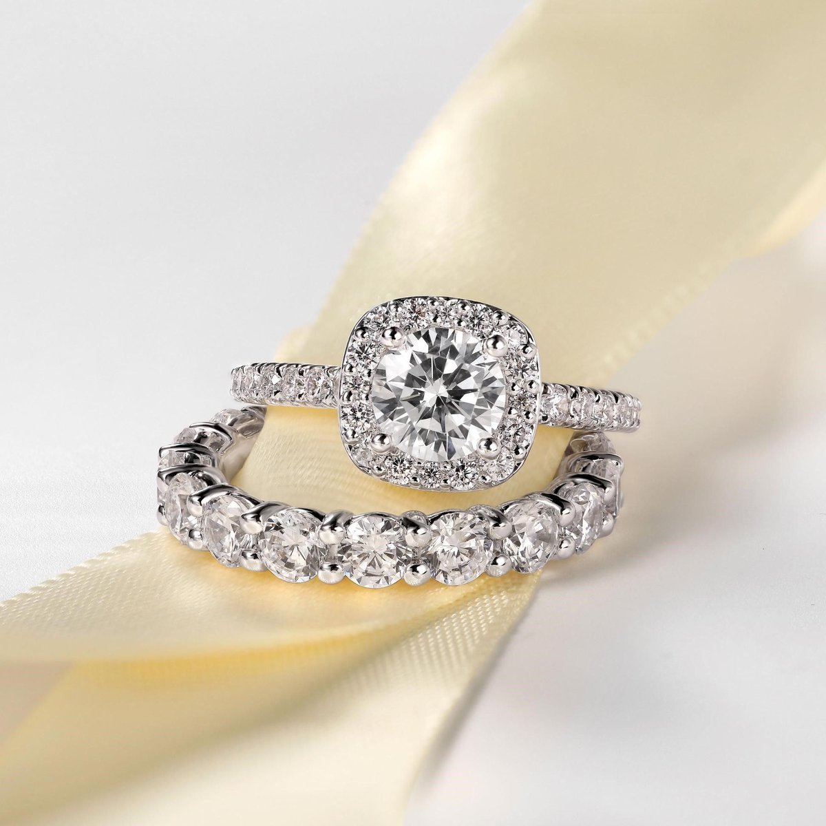 StuartJewelry's tweet photo. Gabriel Halo Diamond Engagement Ring Call Us: https://t.co/OSpmN4HySU
#GabrielCoRetailer #GabrielNY https://t.co/6B5m6h6gwM