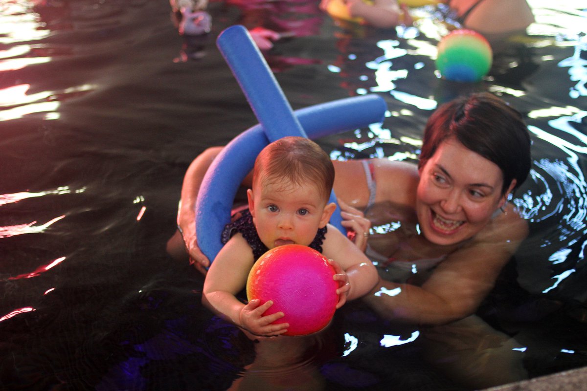 Multi-sensory fun! 😀💦👶👍
#Barnsleyisbrill #Stonehill #learntoswim #funlessons #babyswimming